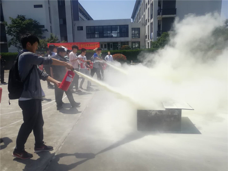 学生操作.jpg