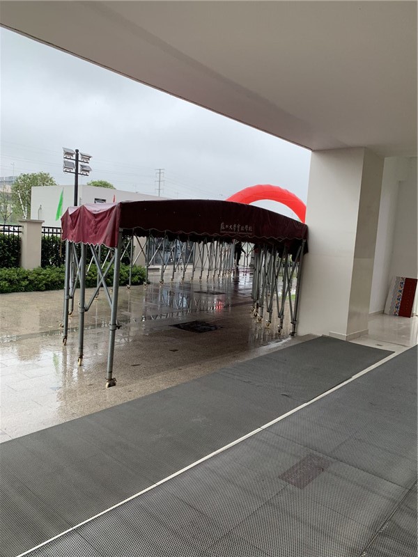 雨天放置雨棚.jpg
