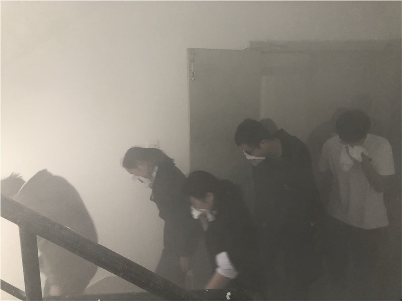 楼内逃生_副本.jpg