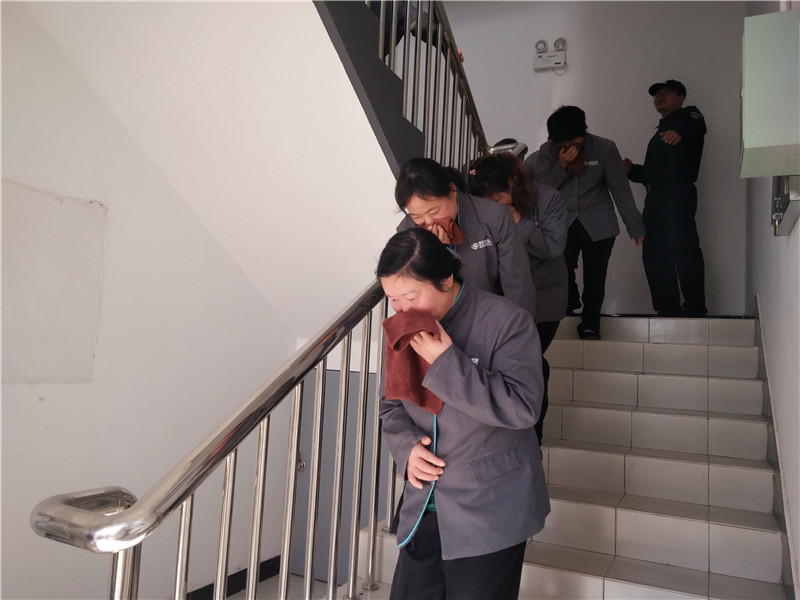 2F撤离.jpg