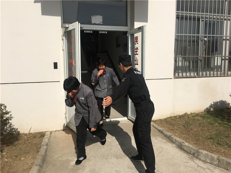 组织撤离.jpg
