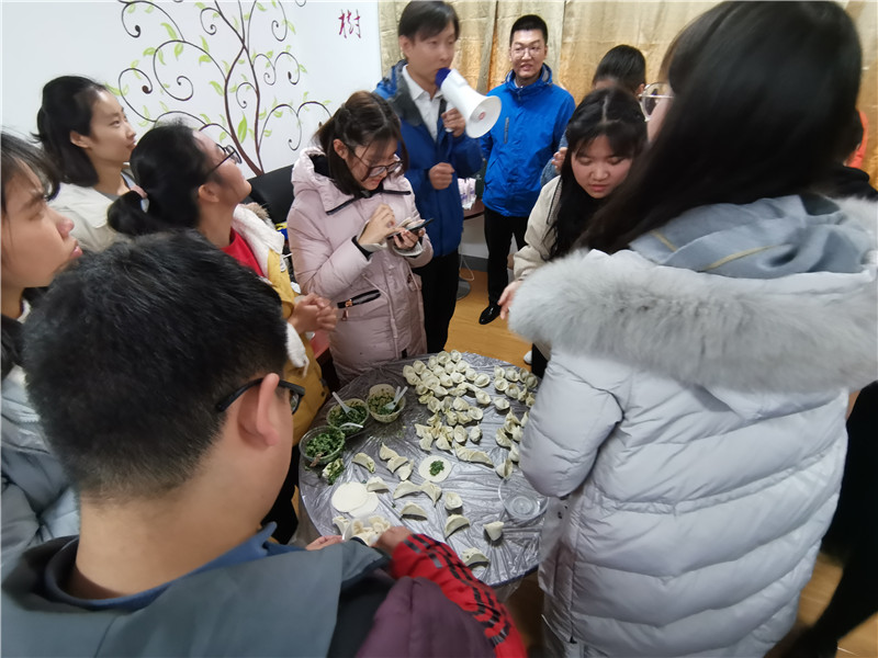 包饺子比赛.jpg