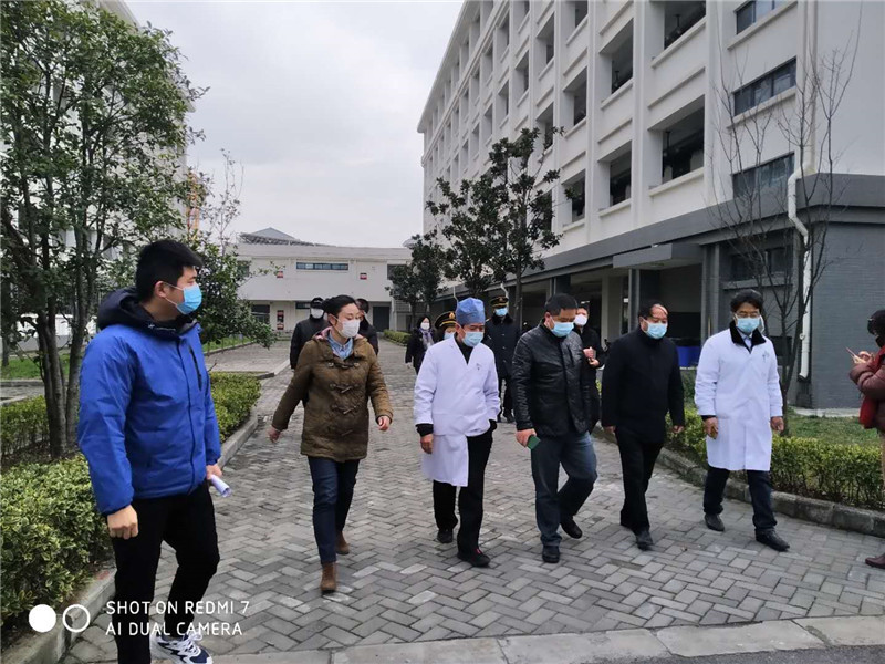 陪同任校、冯主任、防疫站人员检查.jpg