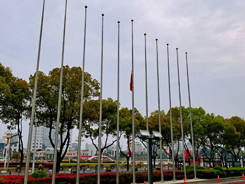 下半旗 (4).jpg