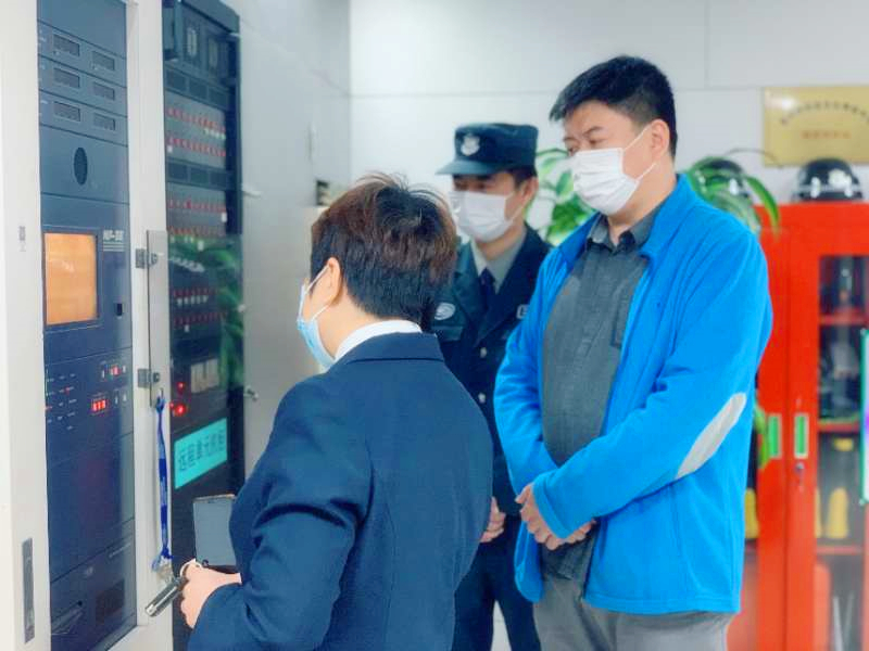 现场 消控室危险源培训和指导 (3).jpg