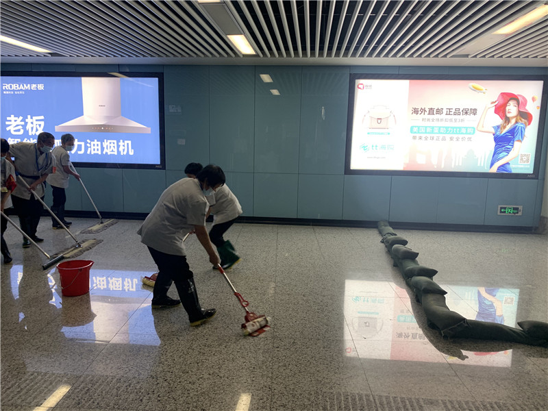 保洁现场模拟清洁2.jpg