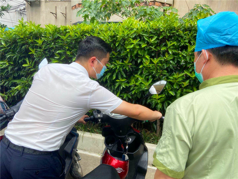 检查刹车1.jpg