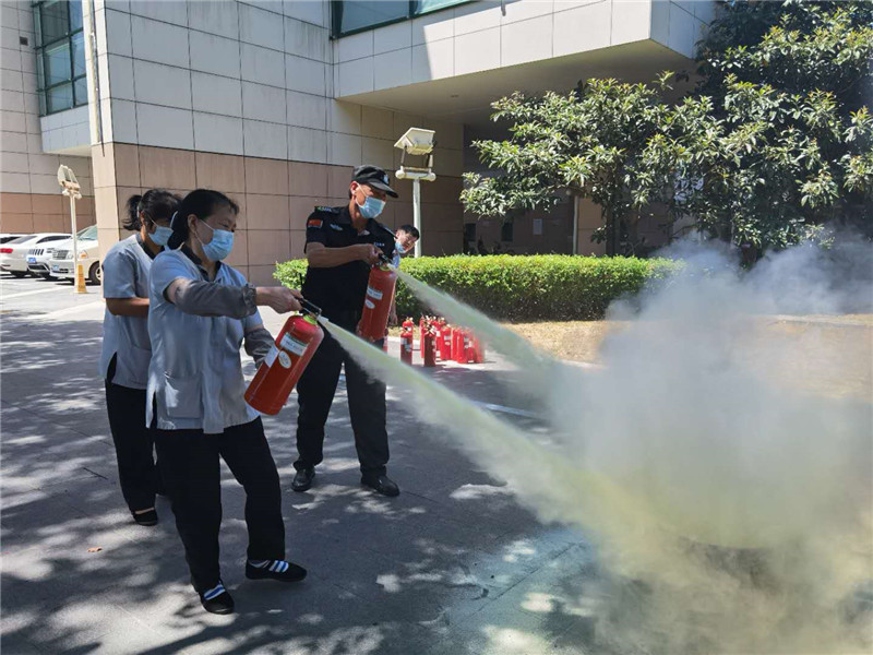 灭火器使用实操.jpg