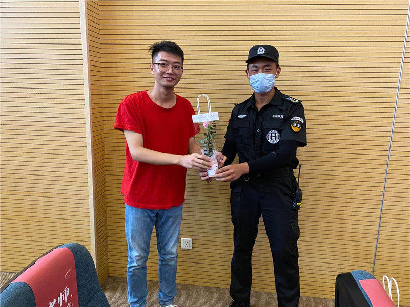 实小.jpg