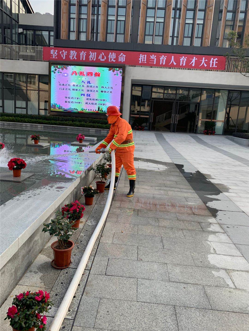 水带使用示范_副本.jpg