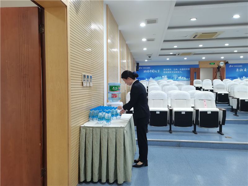 摆放瓶装水.jpg