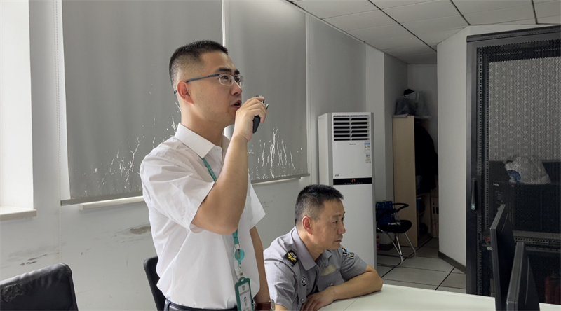 指挥防汛演练.jpg