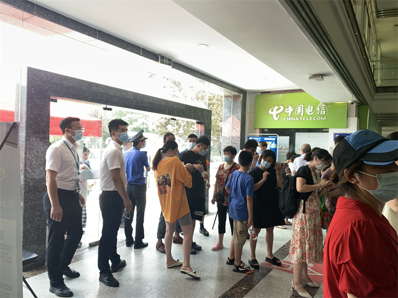 三江学院--物业人员现场引导.jpg