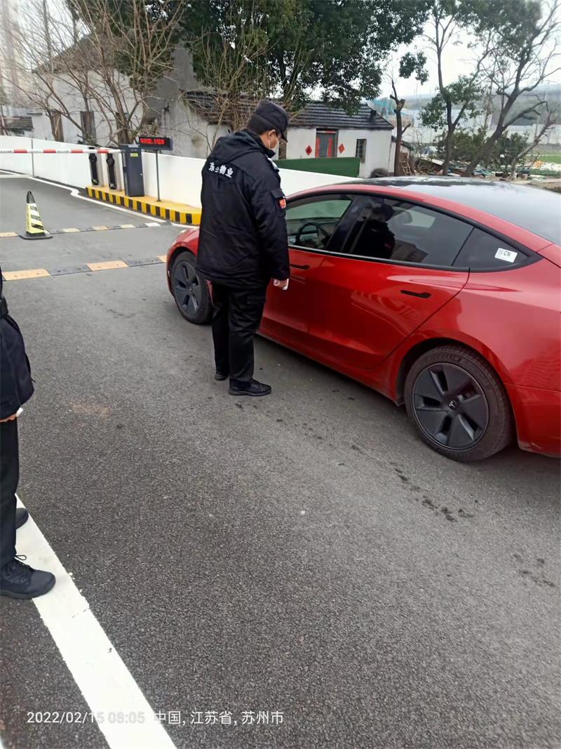 1645001802974672.jpg 南门岗防疫检查.jpg