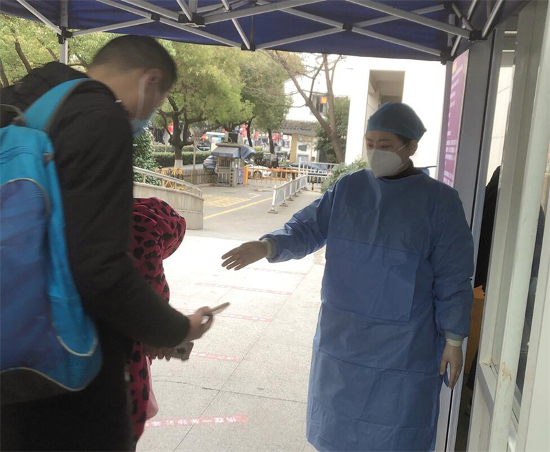 1645179266601770.jpg 项目主管门口查验双码.jpg