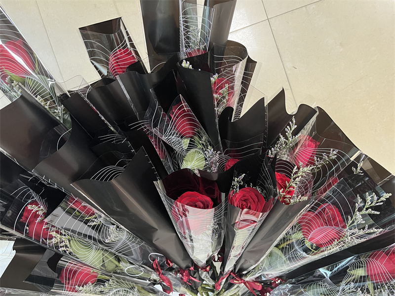 1646960889189772.jpg 送业主的鲜花.jpg