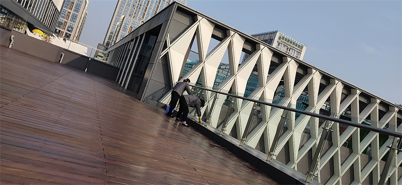 1647140862892448.jpg 玻璃清洁.jpg