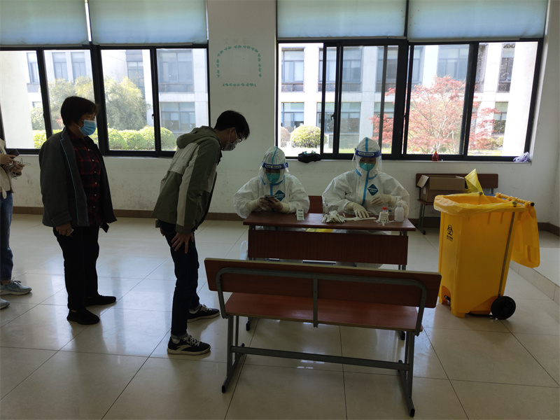 协助核酸检测点信息录入工作.jpg