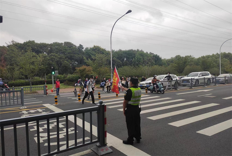 人、车指引 (1).jpg