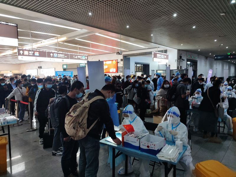 南广场通道 (4).jpg