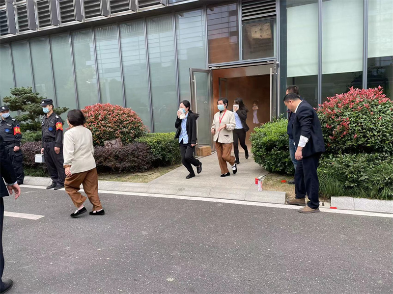 人员疏散1.jpg