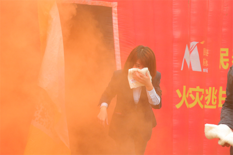 逃生屋演练.jpg