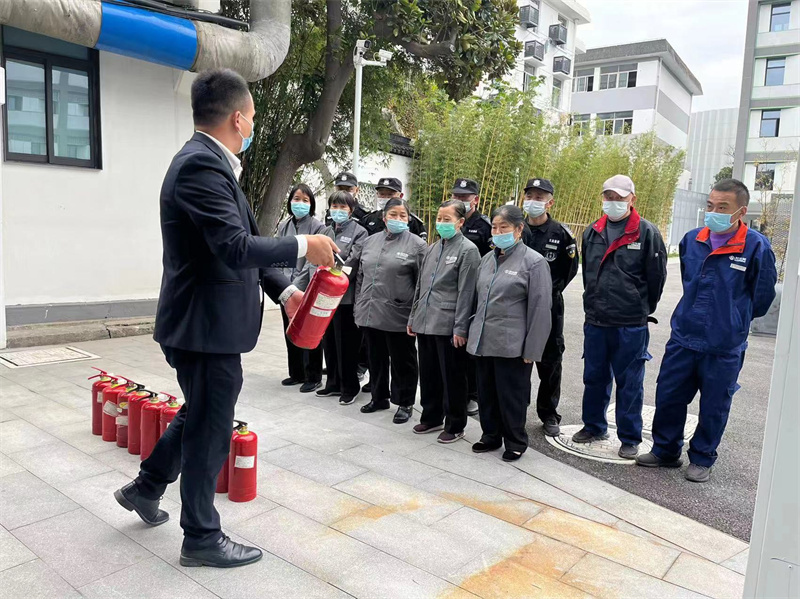 灭火器讲解使用.jpg