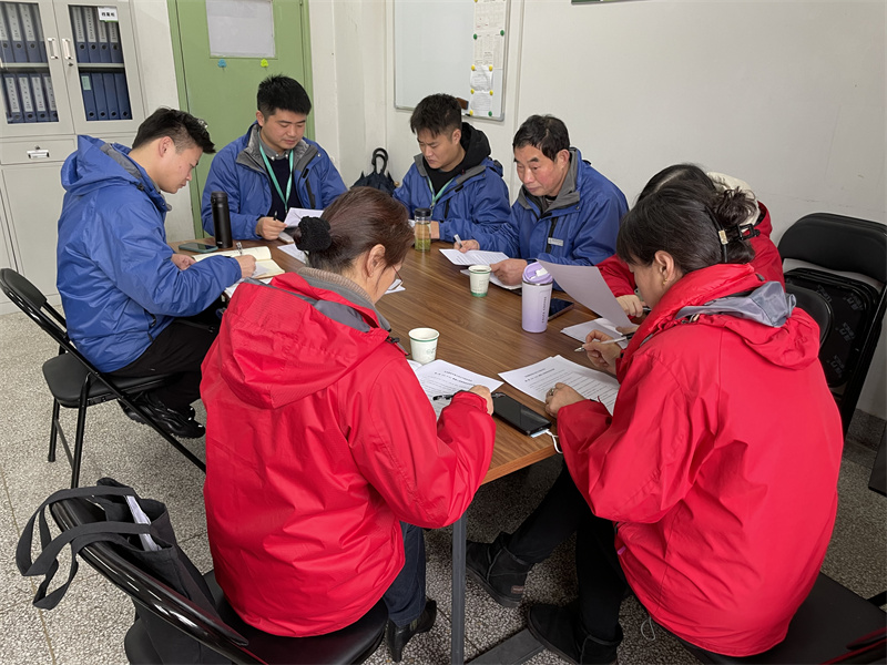召开项目复工会议2.jpg