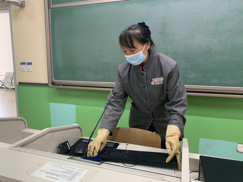 对相关楼层教室进行整理、清洁 (1)_副本.jpg