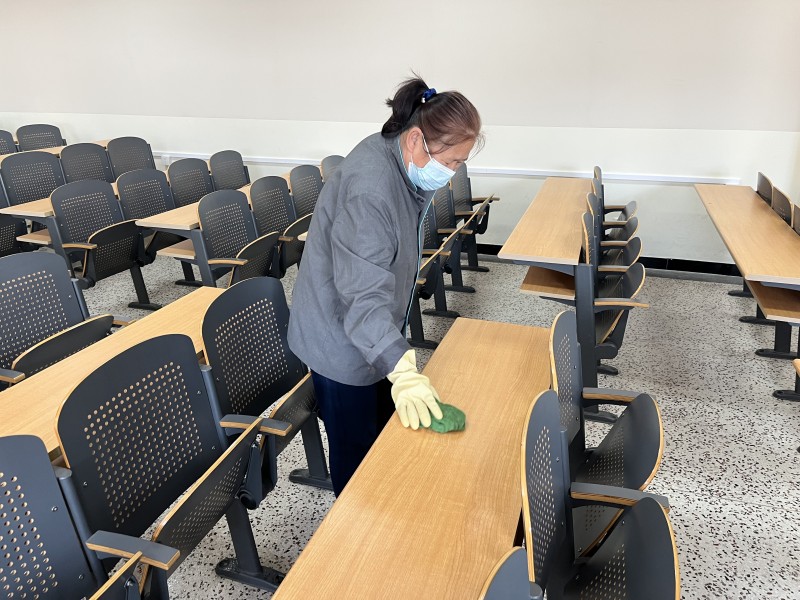 对相关楼层教室进行整理、清洁 (2)_副本.jpg