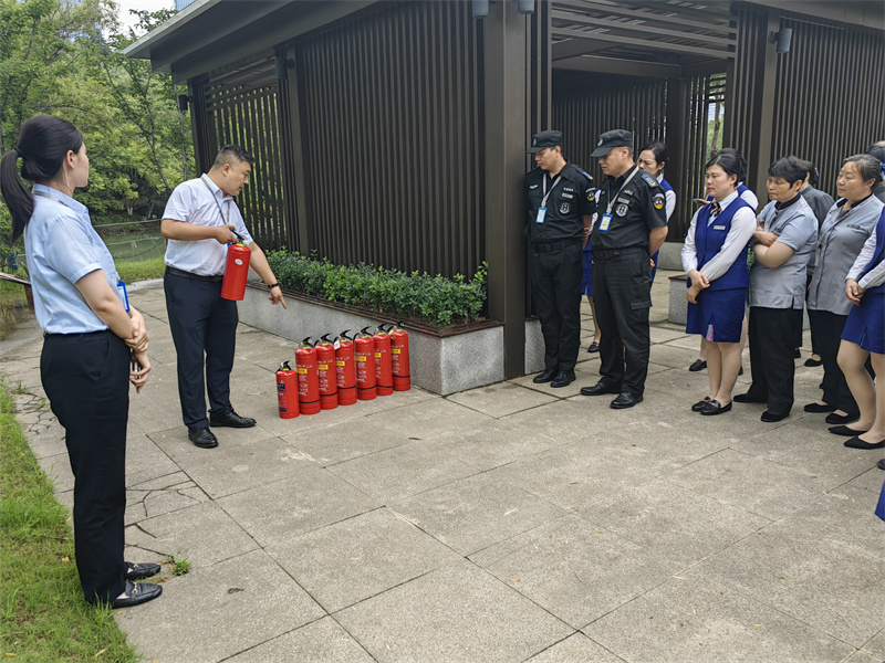 手提式ABC干粉灭火器讲解.jpg