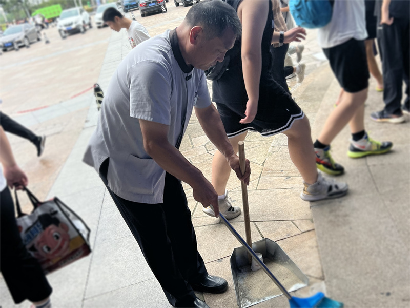 现场卫生保障.jpg