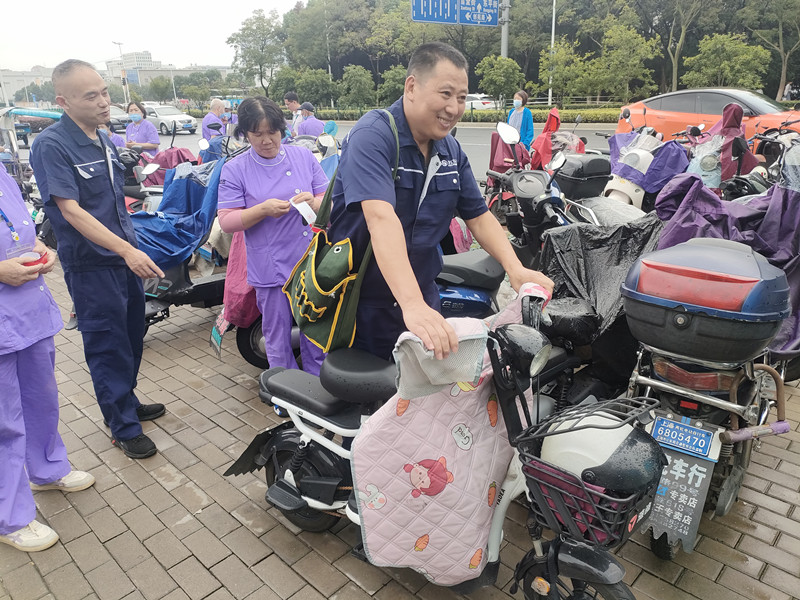 电瓶车上下班安全3.jpg