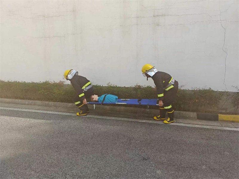 伤员撤离.jpg