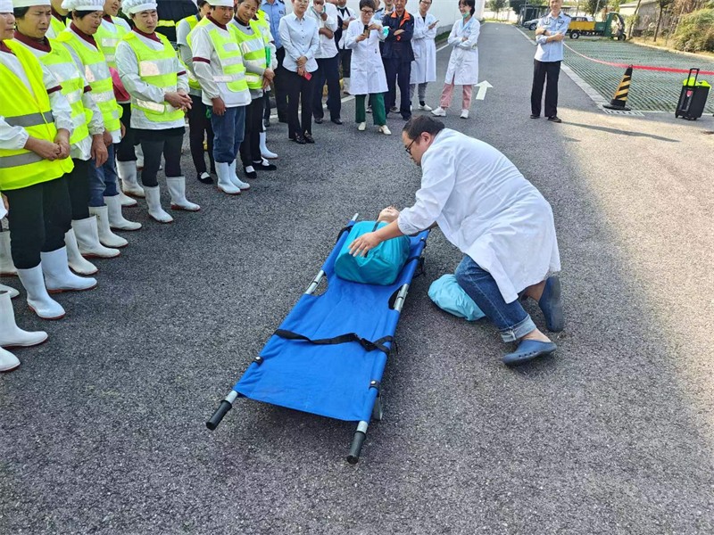 紧急救护3.jpg