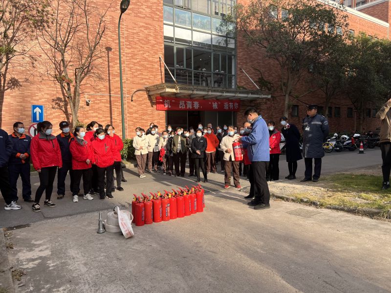联合保卫处消防实操演练 (5).jpg