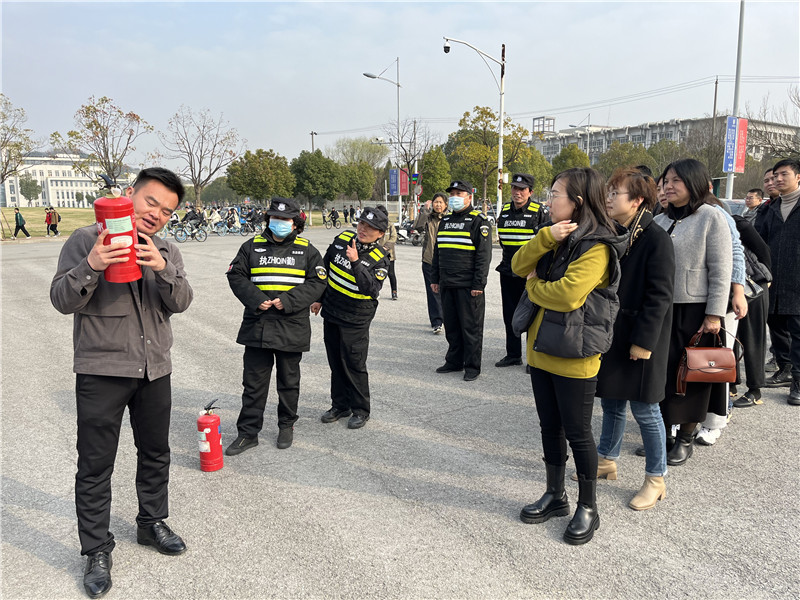 4.灭火器实操1.jpg