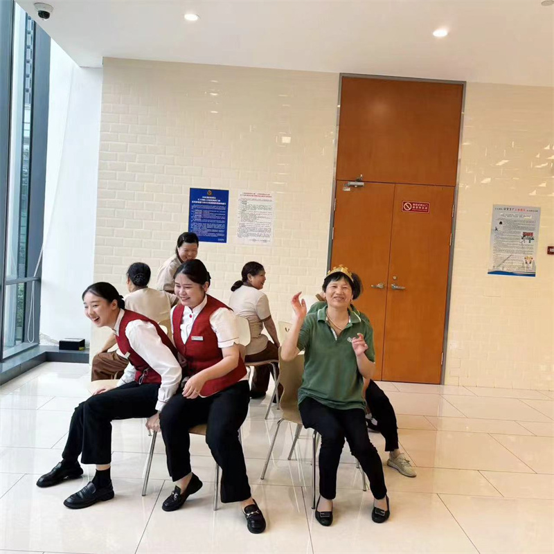 欢乐抢凳子.jpg