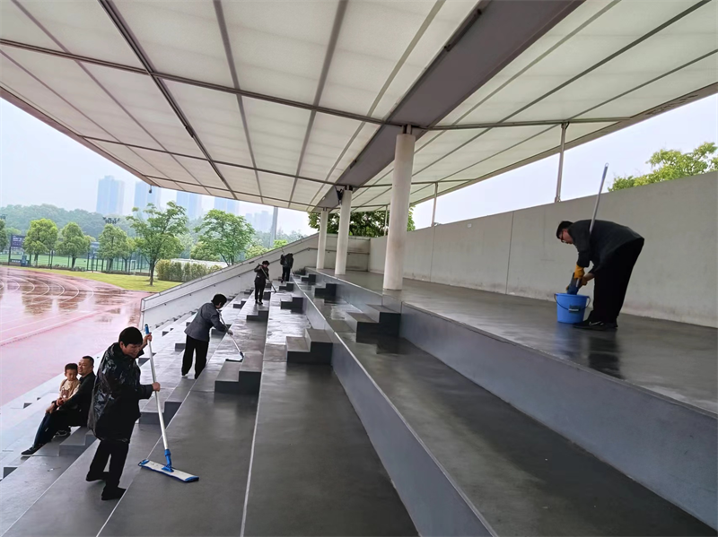 主席台地面清洁.png