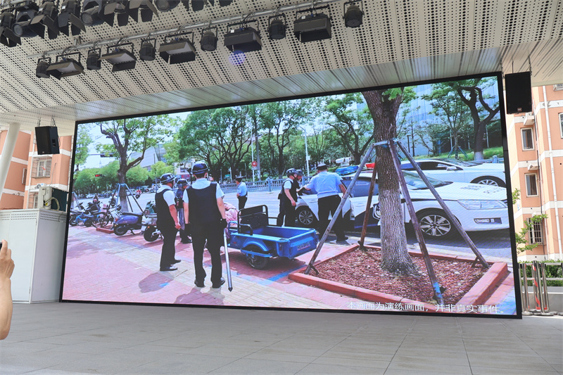 防暴演练实时直播.jpg