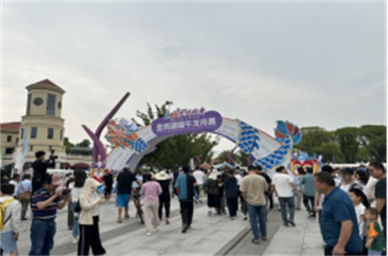 龙舟赛主广场人流.png