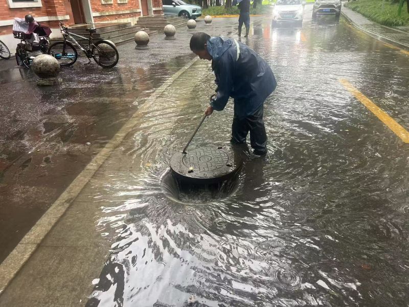 台风天暴雨疏通.jpg