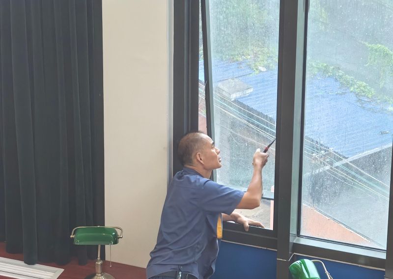 台风后抢修.jpg