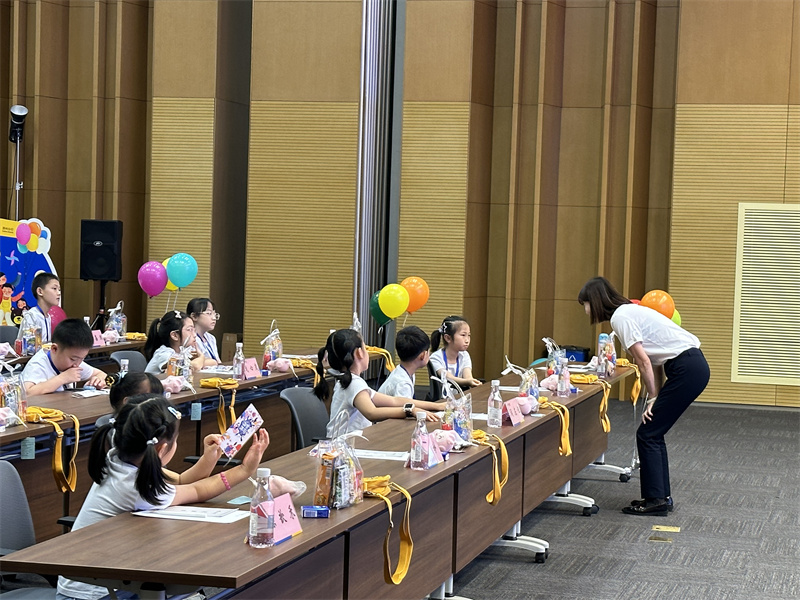 询问宝贝们是否需要帮助.jpg