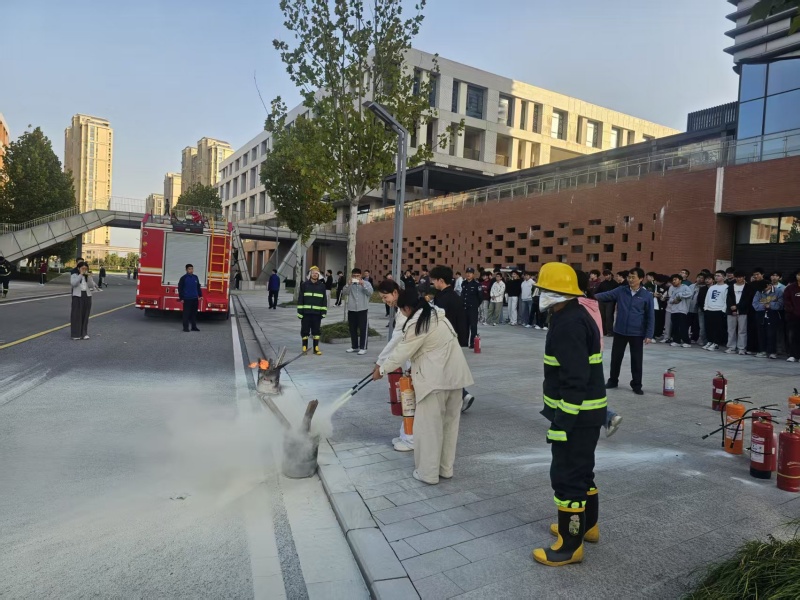 1762937065566277.jpg 65867495b9627c9057f32672610a9d15.jpg