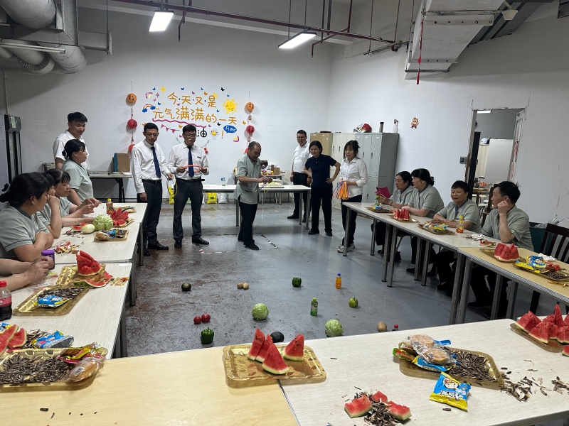 1765767006297717.jpg 员工套圈..jpg