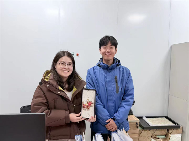 给在校女教师送艾草手工小马挂件 (2).jpg