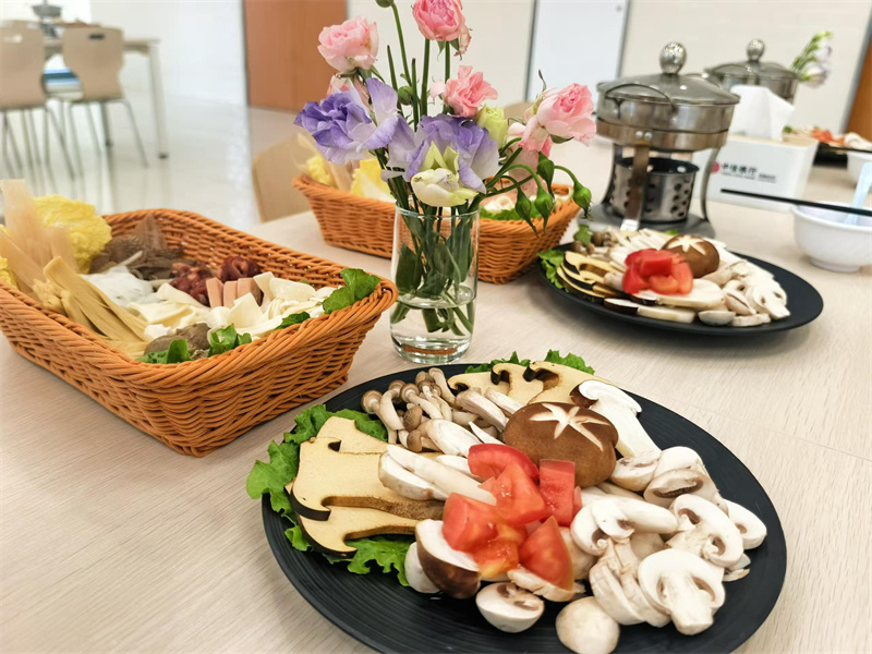 主题美食小锅.jpg