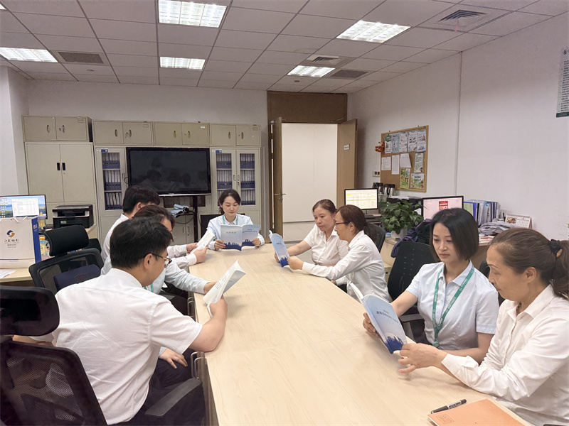 1781512363586563.jpg 项目经理及管理员开展读书会.jpg