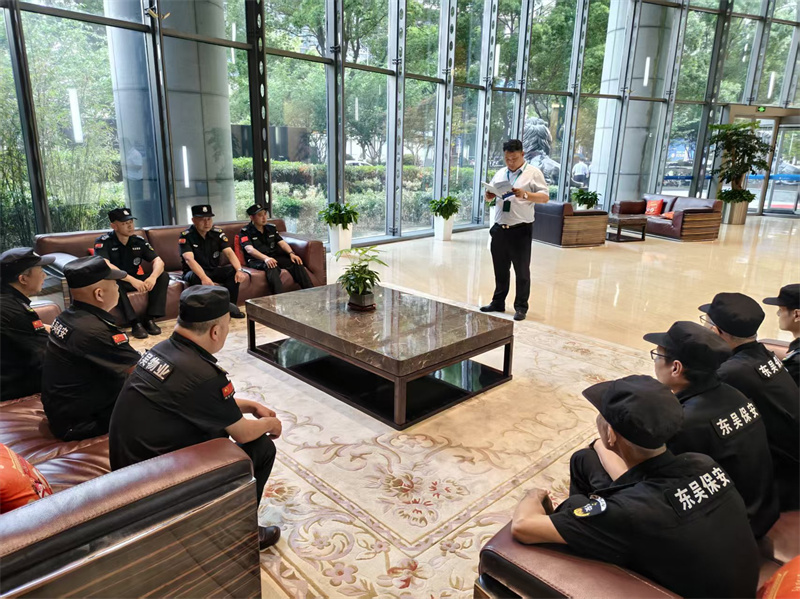 1781512398972724.jpg 保安条线开展读书会.jpg